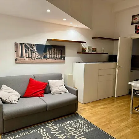 Modern Near California Metro Station For The Fashion Week Appartement Milan